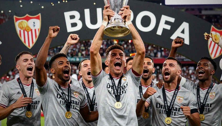 The 6,400-Peso Receipt: When a Pension Form Slipped Into the Football Newsroom
